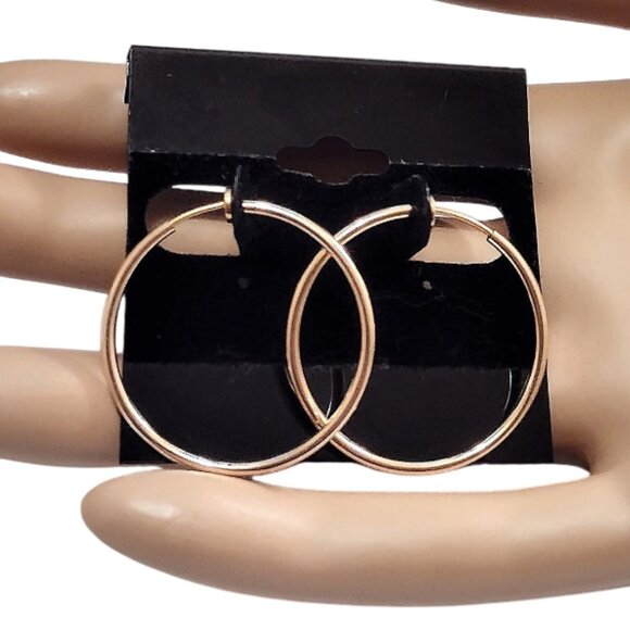 1 1/8" Non Pierced Ears Thin Tube 29mm Hoops Clip On Earrings Gold Plated - Picture 1 of 5